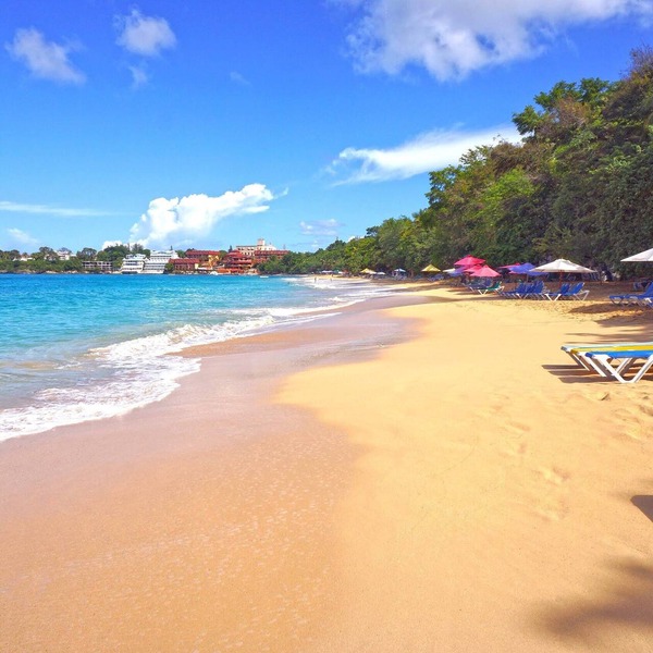 4 bedroom villa, security, private pool, ocean view. Free, guarded parking.
