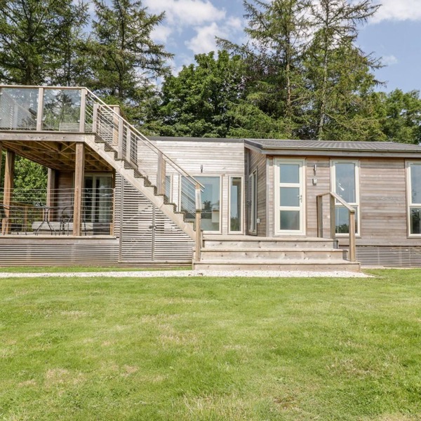 4 FARAWAY FIELDS, pet friendly, luxury holiday cottage in Dobwalls