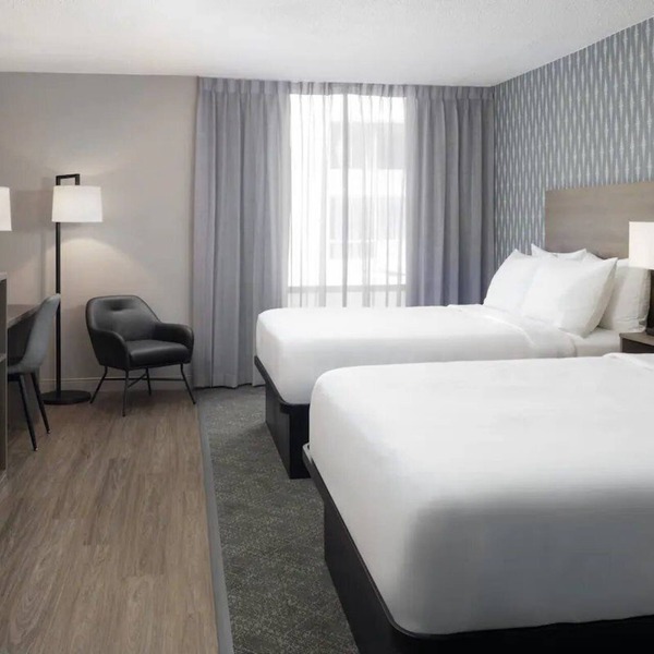 4 Pet-Friendly Accommodations for Family & Big Groups! | Free Breakfast