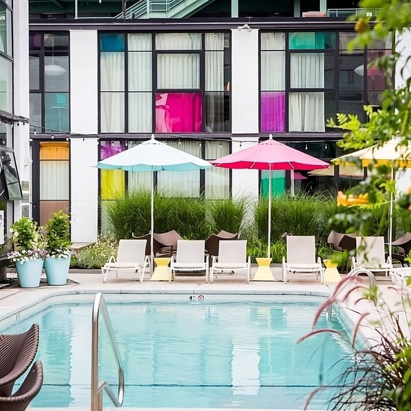 4 Pool View Units, 5-minute walk to Back Bay Fens! Valet Parking, Pool, Garden!