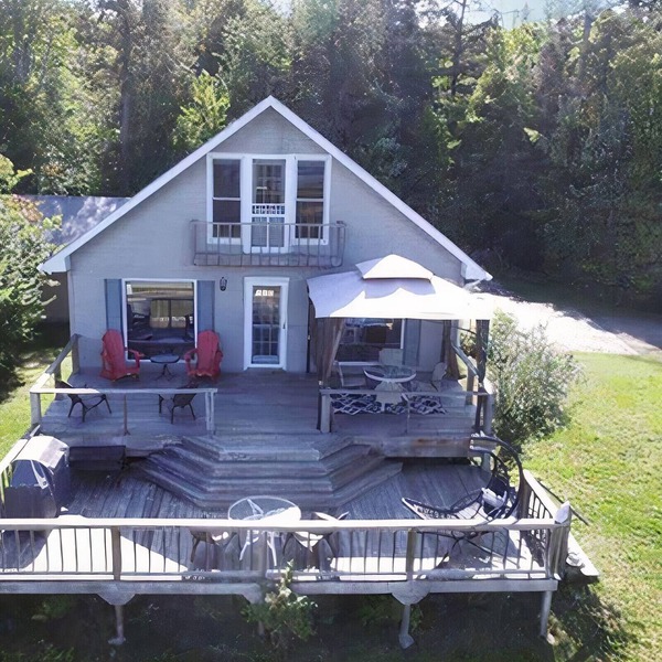 4 Season Cottage on Doe Lake - w/Sauna, AC & Kayaks