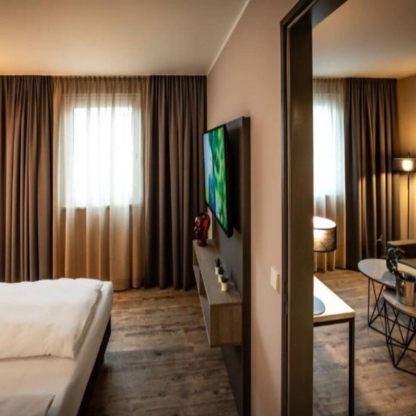 4 Sleek & Efficient Rooms Near Dining & Porsche Museum — Great Location!