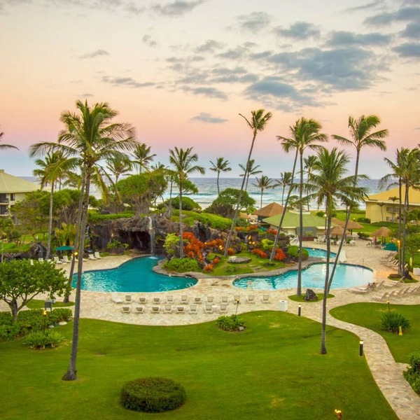 4 Star Beachfront Resort. AC. Lanai. Restaurant. Pool. Gym. Spa.