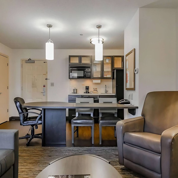 4 Units | Spacious Boston Suburb Stay | Family Getaway Near Aquarium & Fenway