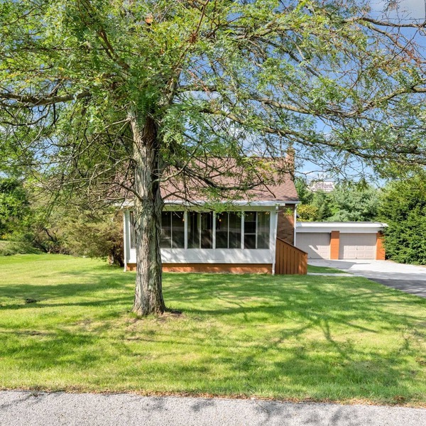 4Bed/2Bath Home, 1.5Acres, Prime Location, Private