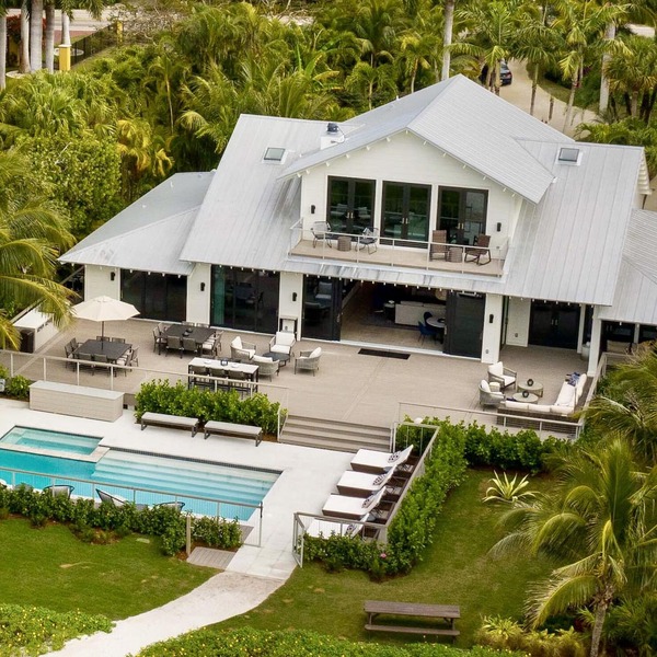 4BR Luxury Beachfront Retreat with Designer Finishes & Panoramic Gulf Views