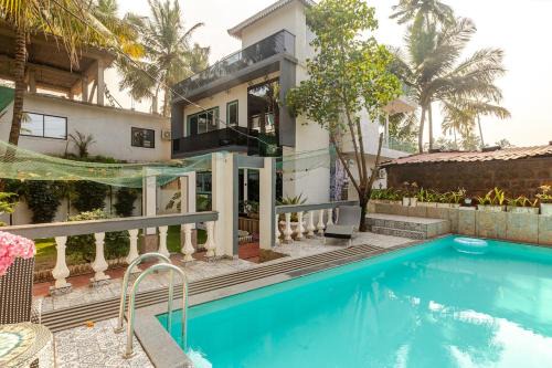 4BR Riverview Luxury Villa with Private Pool & Staff
