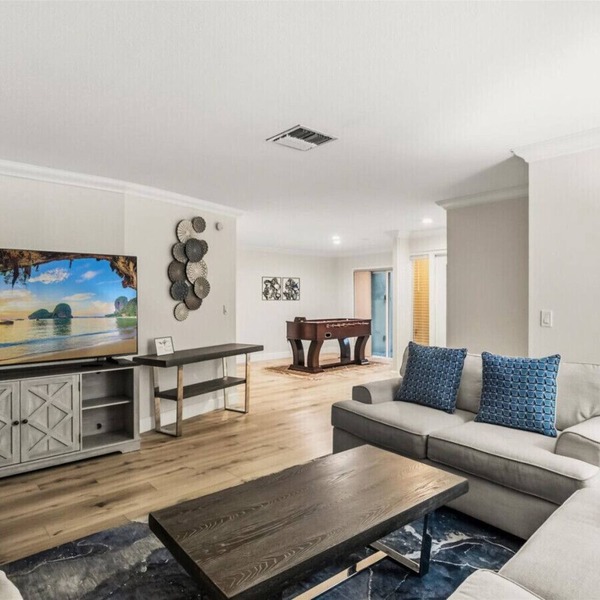 4BR | Saltwater Pool + Fireplace | ⭐10/10 | Near Honeymoon Island | Sleeps 9