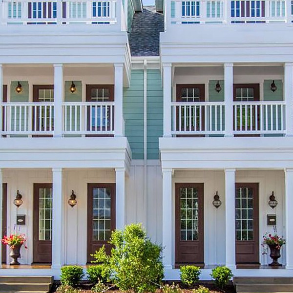 4BR VA Beach townhouse, walk to boardwalk, parking, WiFi, pet-friendly