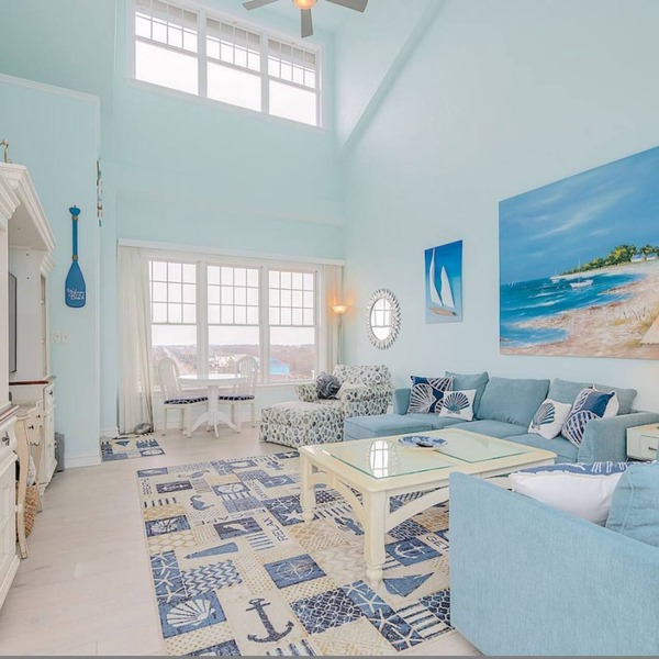 4BR Waterfront Penthouse Pool Views