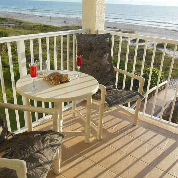 4th Floor Direct Ocean Front Corner Condo With Fantastic views & reviews