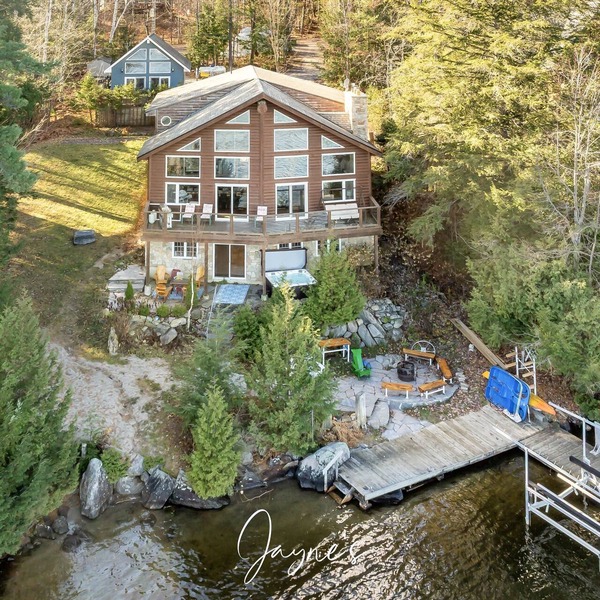 5+bed 4 bath on Lake Muskoka