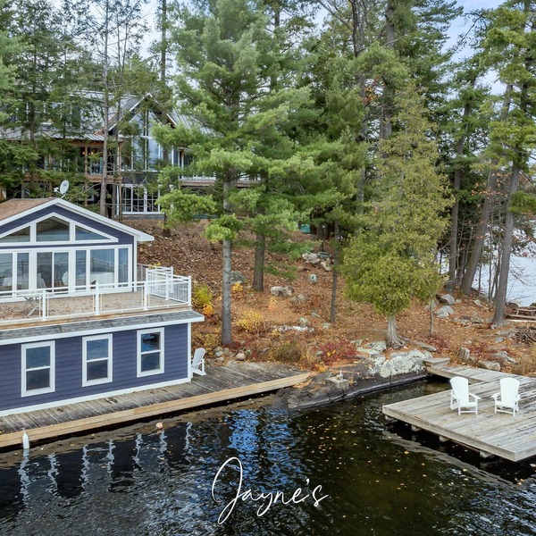 5 bed 5 bath on Lake Muskoka