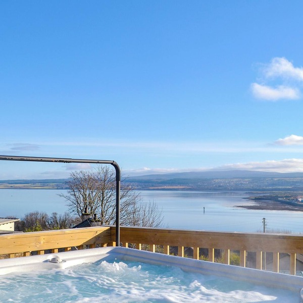 5 bedroom accommodation in Craigton, near Inverness