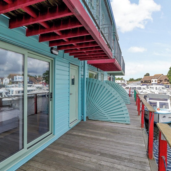5 bedroom accommodation in Wroxham