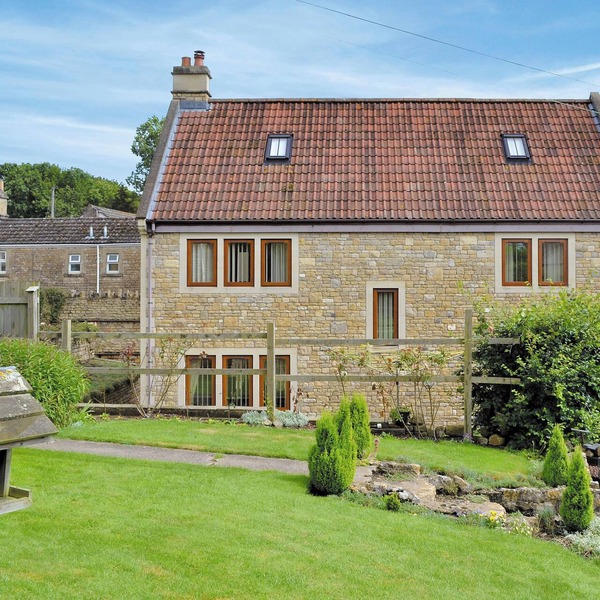5 bedroom accommodation in Wellow, near Bath