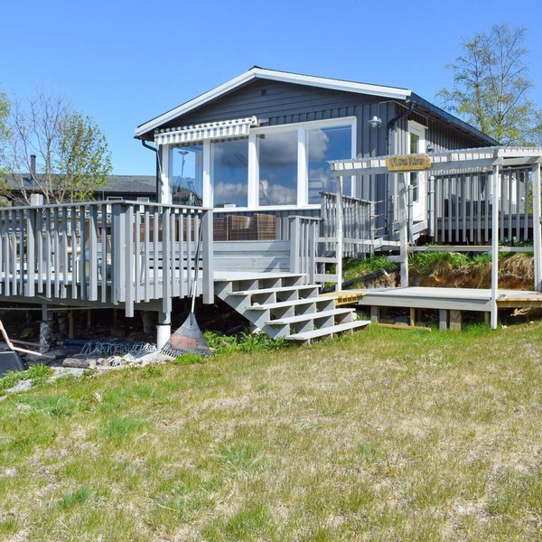 5 bedroom pet friendly home in Eiken