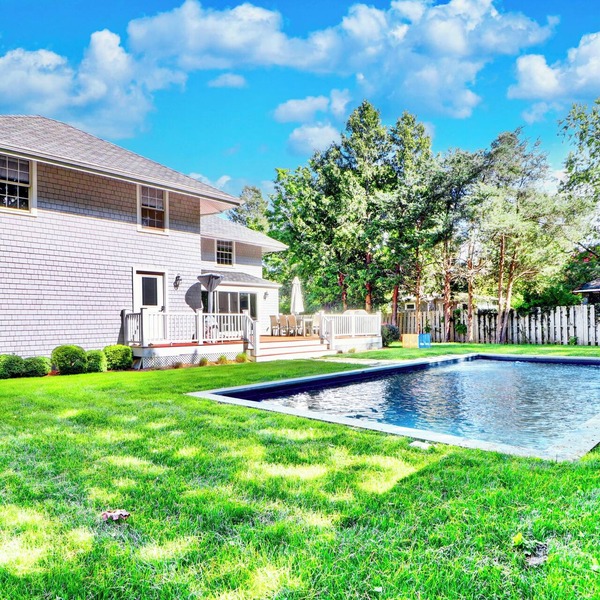 5 Bedrooms! 4 Min to the Beach! HEATED POOL!