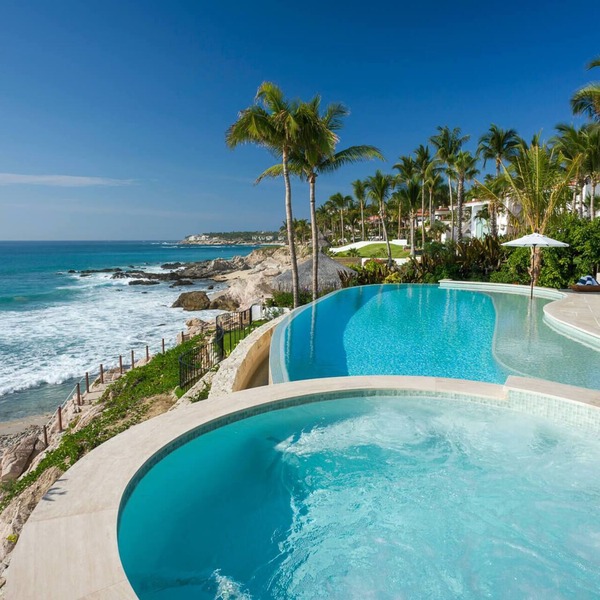 5 BR Beachfront Casa Roca de Pajaro w/WiFi, Heated Pool, Satellite TV + More!