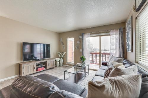 5 Mi to Keystone Resort: Mountain-View Townhome!
