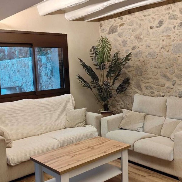 5 minutes from the beach! Completely renovated rural tourism house, ideal for families