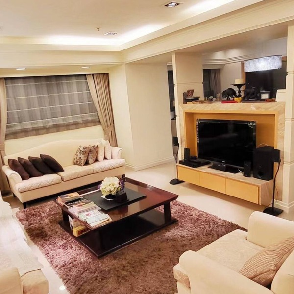 5 Stars 3BR luxury riverside apartment in New Taipei city