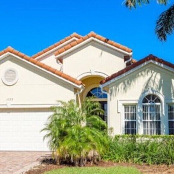 #536 - Large 5 Bedroom home with private pool and spa, close to the theme parks