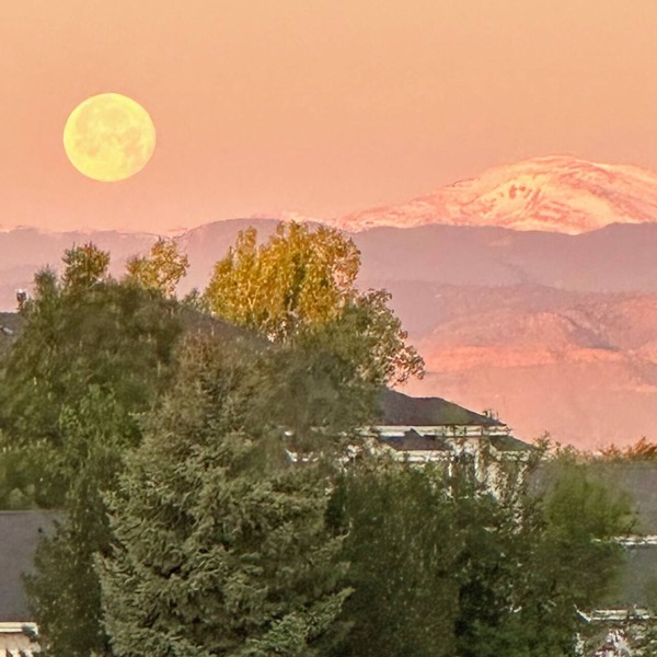 5BR/4.5BA Golf Course Home.Awesome Mountain Views.20 min to Denver or Boulder