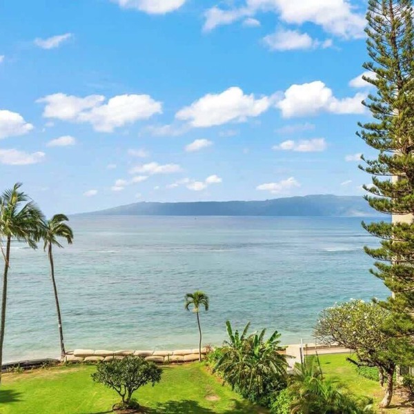 5th floor Oceanview studio, AC, resort amenities, walk to shops, dining, & beach