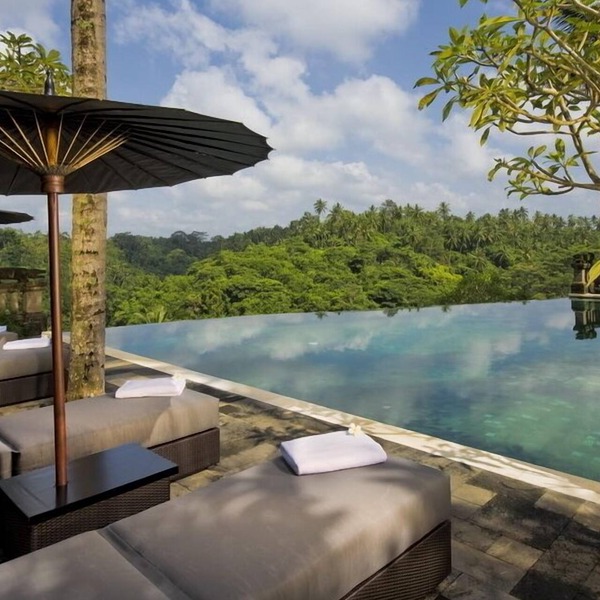 6.5BR Villa w/Waterfall & Feature Garden Near Ubud! 10min Drive to Bali Safari