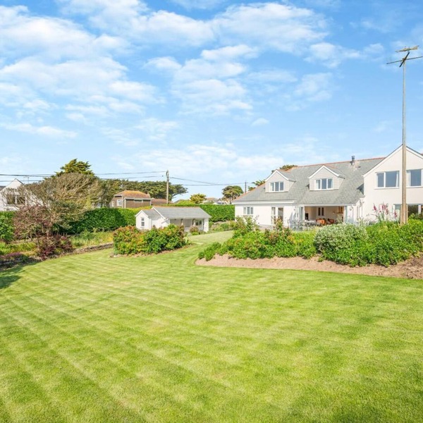 6 Bed in Constantine Bay (oc-l27699)