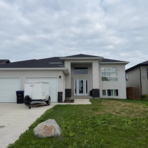 6 Bedroom spacious house