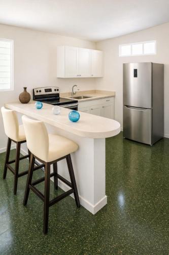 6 bedsroom 5 baths Walk to beach Homes Dorado, Puerto Rico by Rentalspr