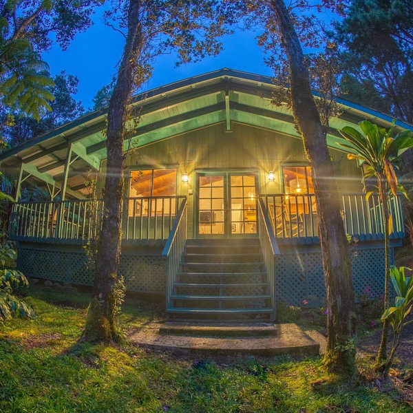 6 mins from Nat'l Park! Enjoy the sound of rain & birds in a peaceful retreat.