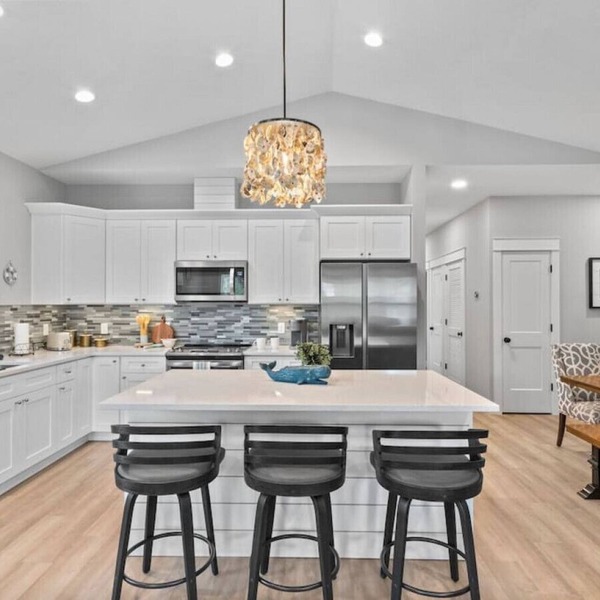 617 Sands Dr · 3 Bedroom Brand New House Near Beach | King Bed