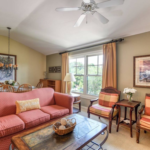 6304-2 King beds -2 balconies-sleeper sofa-W/D-community pool & hot tub!