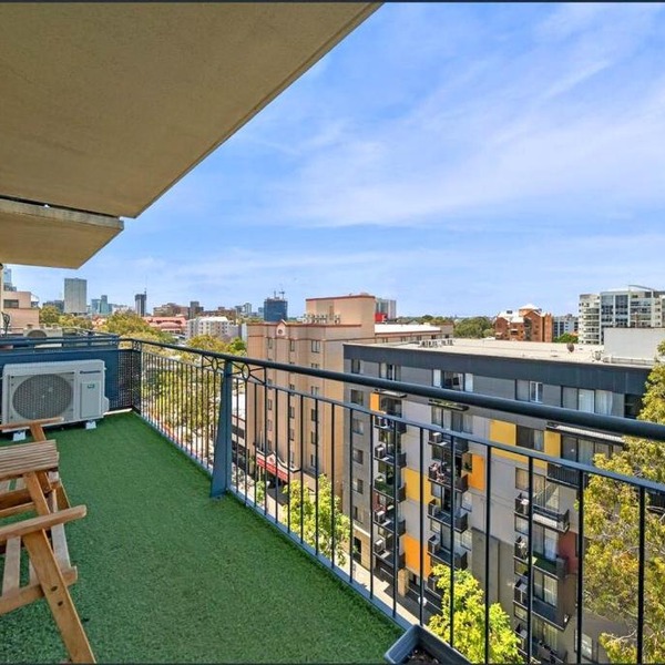 64 Sweeping Views EastPerth 2BR PoolPkg