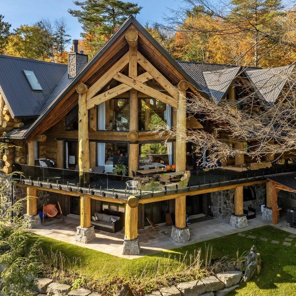 7 bed 6 bath cottage on Lake Muskoka