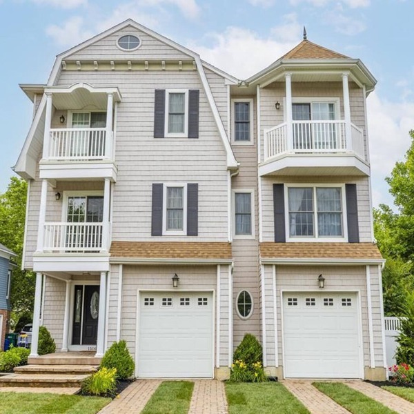 7 Bedroom, 4 Full Baths, and Two Blocks to Beach