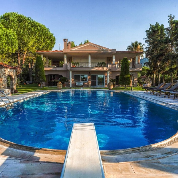 7 bedroom accommodation in Chalkida