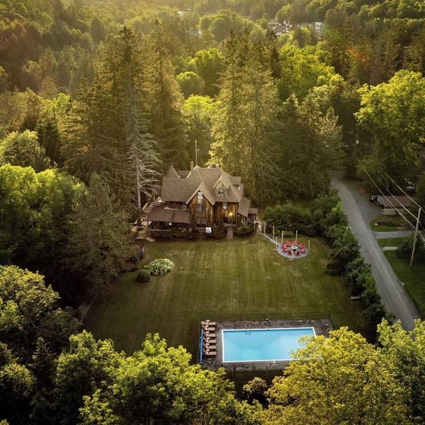 7-bedroom Mountain Mansion of Belleayre! + POOL, SAUNA, GAME ROOM, AC and MORE