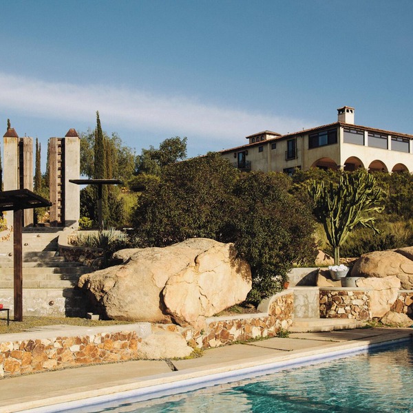 7-bedroom Villa with pool, hot tub and amazing views in the heart of the Valley
