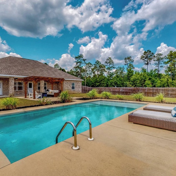 7 Mi to Emerald Coast Zoo! Poolside Paradise