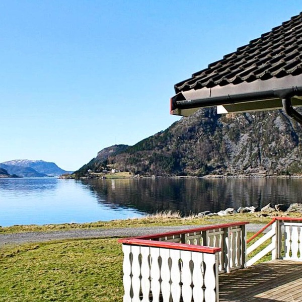7 person holiday home in Selje