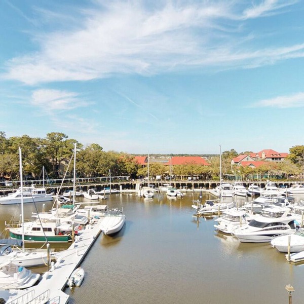 7169 Harbourside II with Beautiful Marina Views!