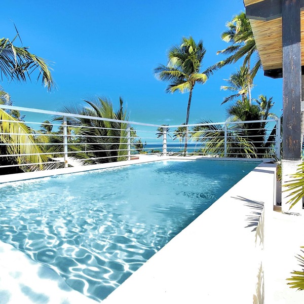 7BR Spacious Multi-Unit Retreat with Rooftop Plunge Pool - Walk to Beach +Bonus