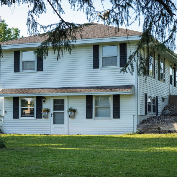 8 Acre Lower-Level Hobby Farm Getaway