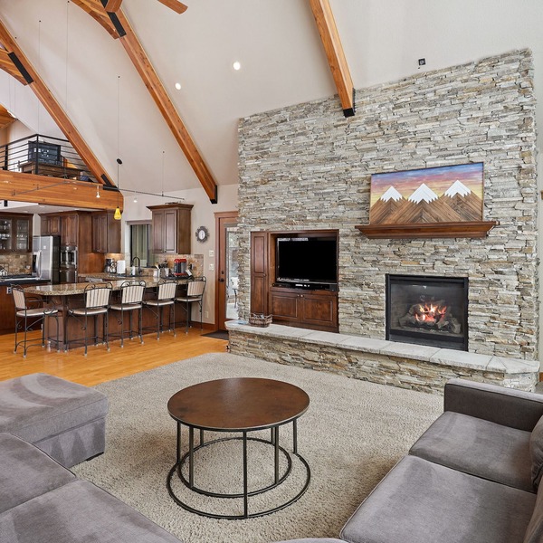 8 Mt Baker - Elegant & Peaceful, SHARC Passes, Hot Tub, Great Location!
