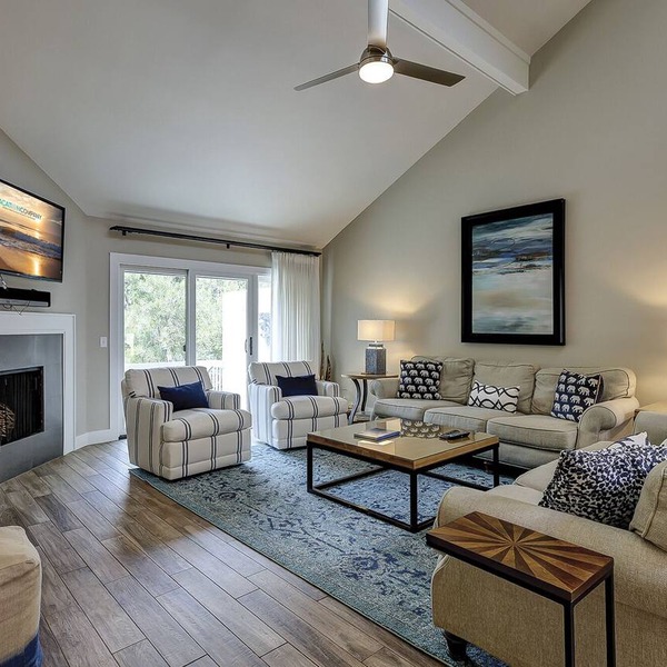 8 Turtle Lane Club - Few Steps to the pool & beach!