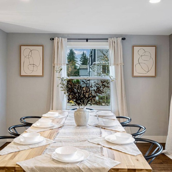 8022 entire · Huge 8b5b House @Edmonds/close to Ferry Terminal